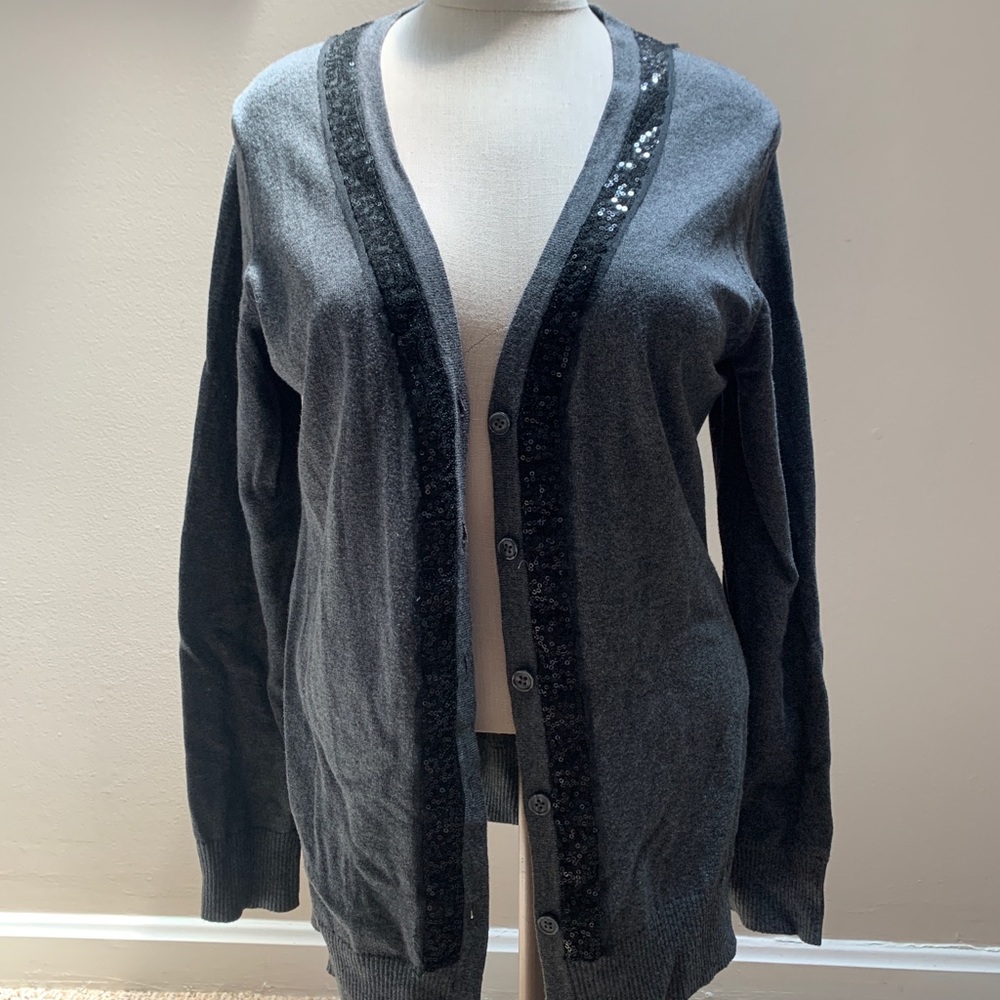 Med Grey Van Huesen Cardigan
